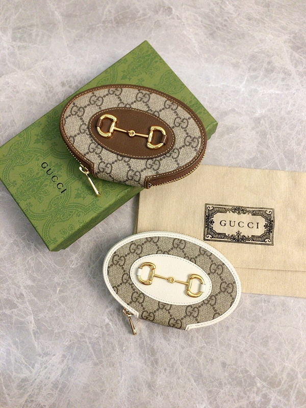 グッチ財布 レプリカ着用イメージ